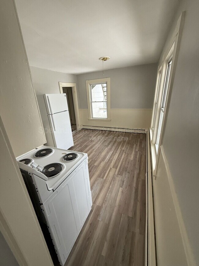 Foto del edificio - 2 Front Pl