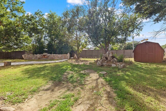 Building Photo - 16804 Bailey Jean Dr