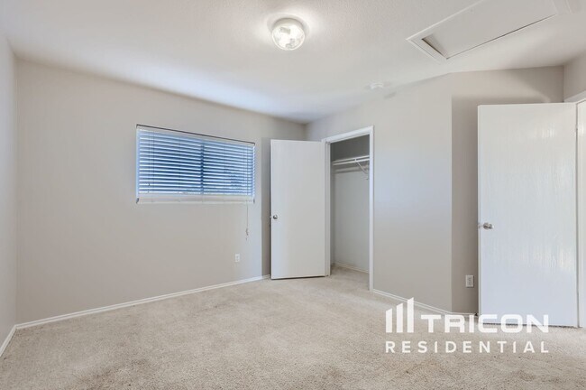 Building Photo - 312 Nogales Ln