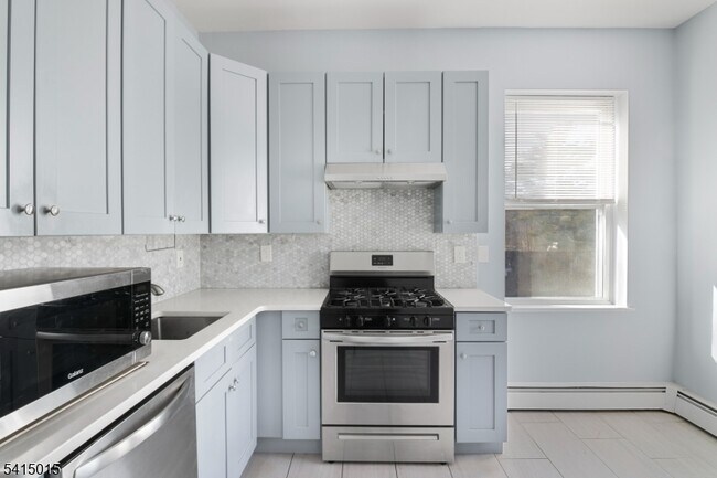 Foto del edificio - 150 E Main St