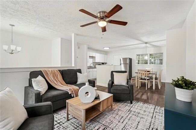 Foto del edificio - 4042 Sweetbriar Ln