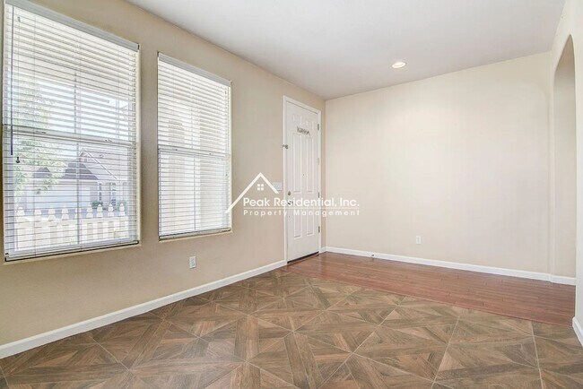 Foto del edificio - Beautiful 3bd/2ba Rancho Cordova Home-Must See!