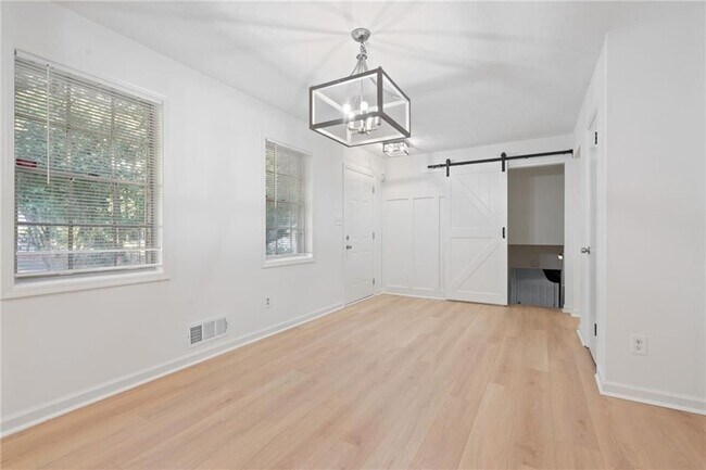 Building Photo - 920 Kings Ct