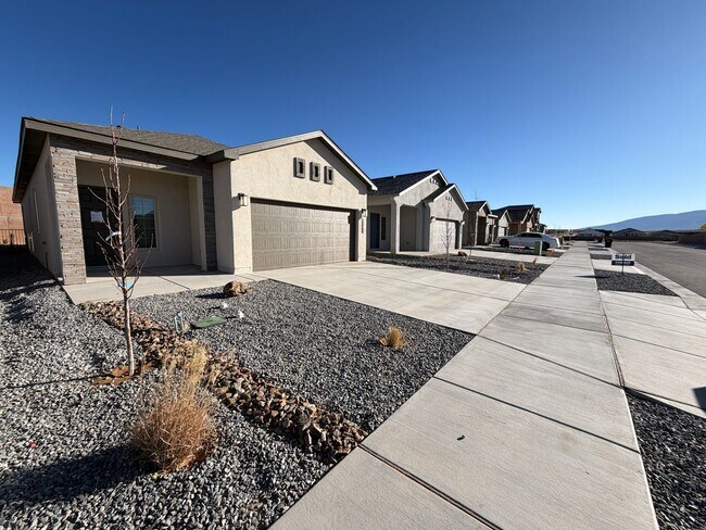 Foto del edificio - New Build 3 Bedroom Single Story Home Available Near Unser Blvd NE & Northern Blvd NE in Rio Rancho!