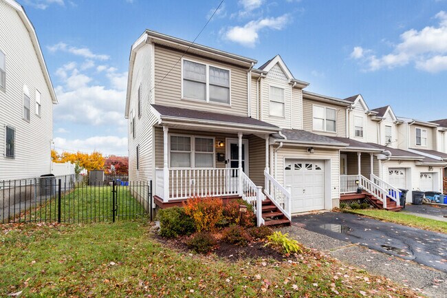 Photo - 283 Muhammad Ali Ave House