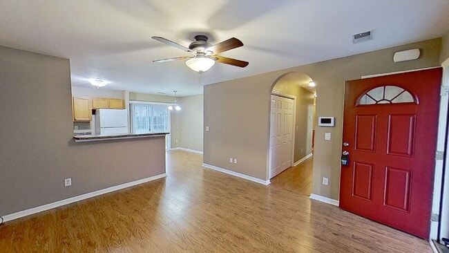 Building Photo - 1731 Pepperwood Way