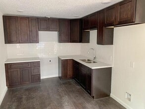 Building Photo - 303 Harlem St