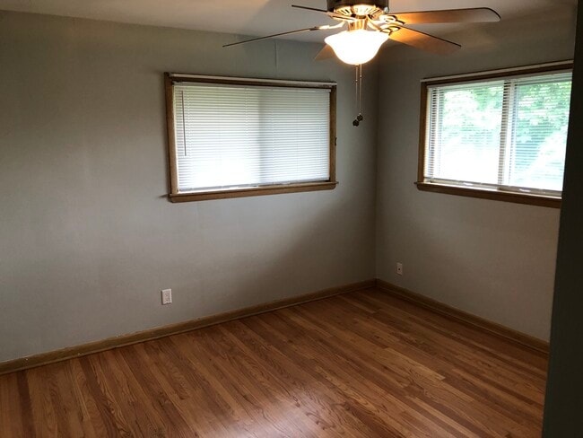 Building Photo - 7330 W Fernwood Cir