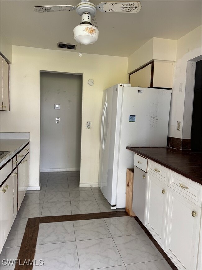 Building Photo - 46 Desert Candle Cir