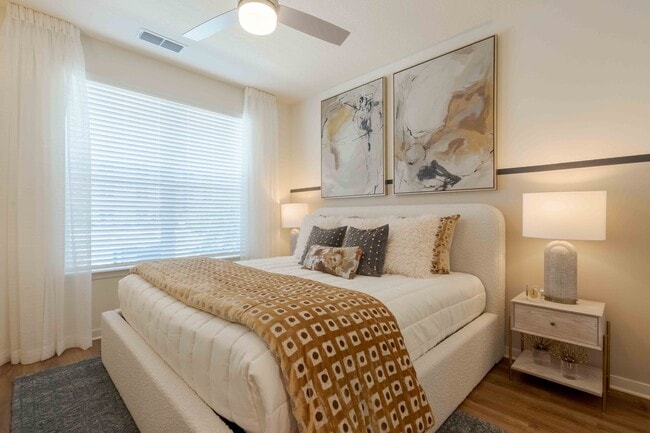 Photo - Isla Palmetto Apartments