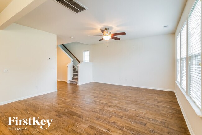 Building Photo - 3086 Adventure Way