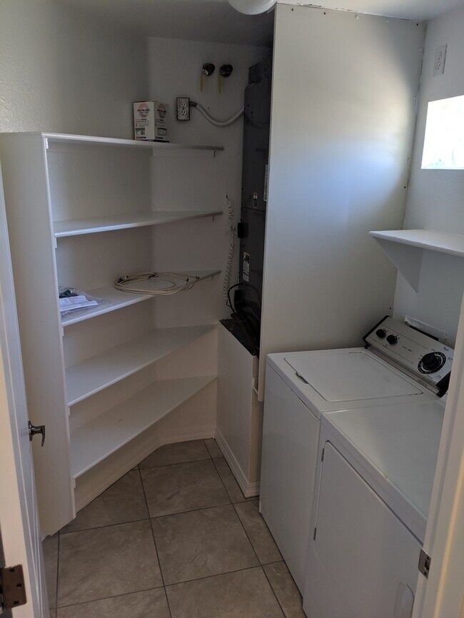 Building Photo - Beautiful two story condo for rent in Cany...