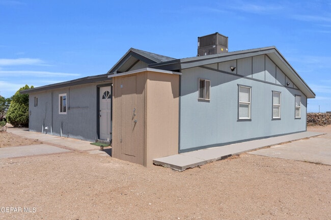 Building Photo - 3540 Rene Dr