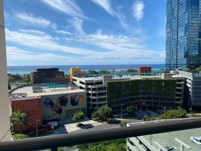 Building Photo - Live, Work & Play in the Heart of Honolulu...