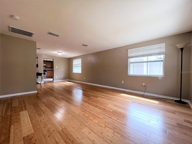 Building Photo - 1611 E Idell St