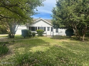 Building Photo - 6885 NC-211