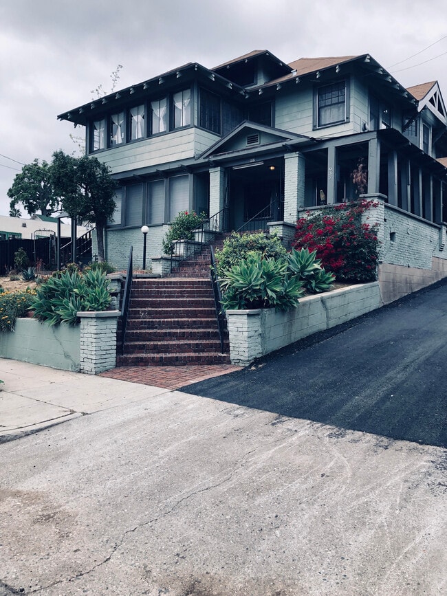 Building Photo - 937 North Benton Way