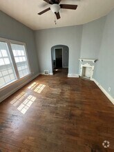 Building Photo - 705-707 W Ash St