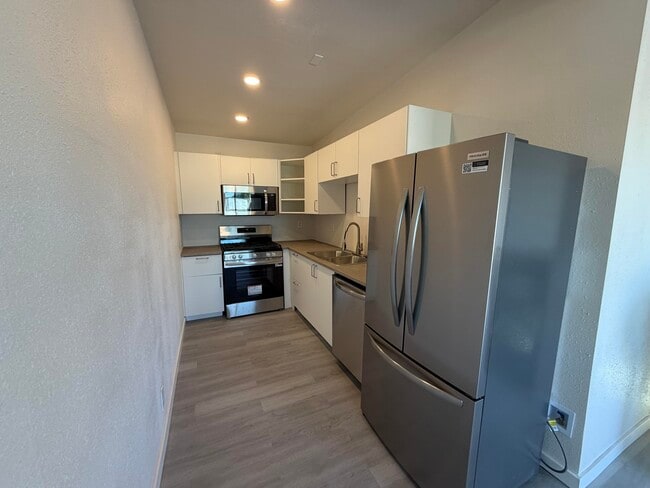 Building Photo - 74031 Gorgonio Dr