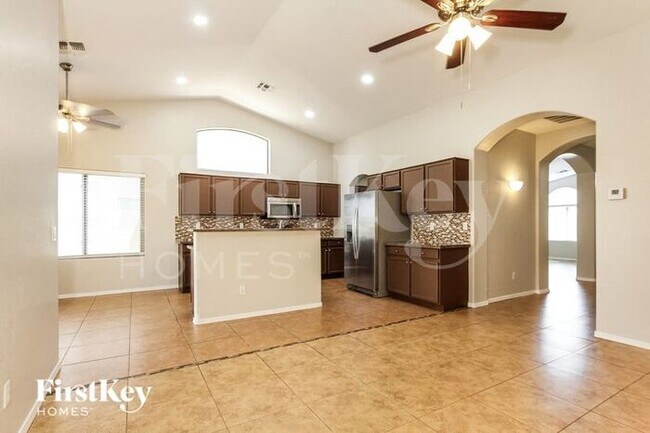 Foto del edificio - 15056 W Taylor St