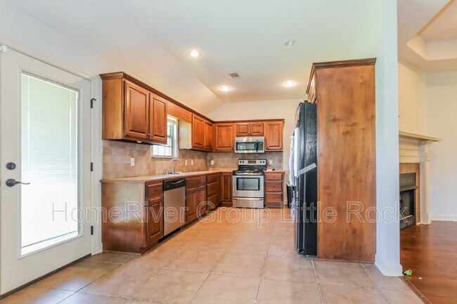 Building Photo - 16 Eaglebrook Dr