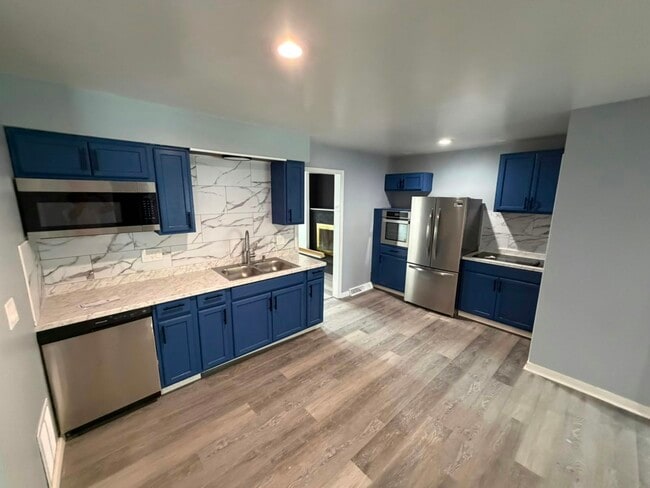 Building Photo - 5013 Silica Dr