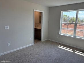 Building Photo - 398 Seeback Dr