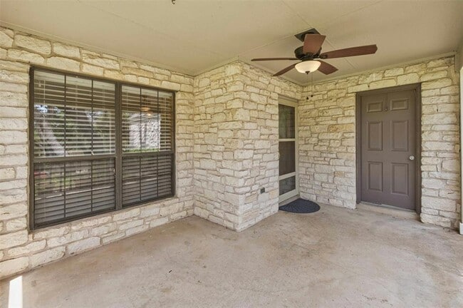 Building Photo - 353 Fantail Loop