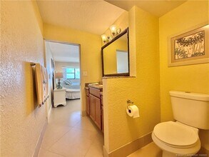 Building Photo - 7440 S Ocean Dr