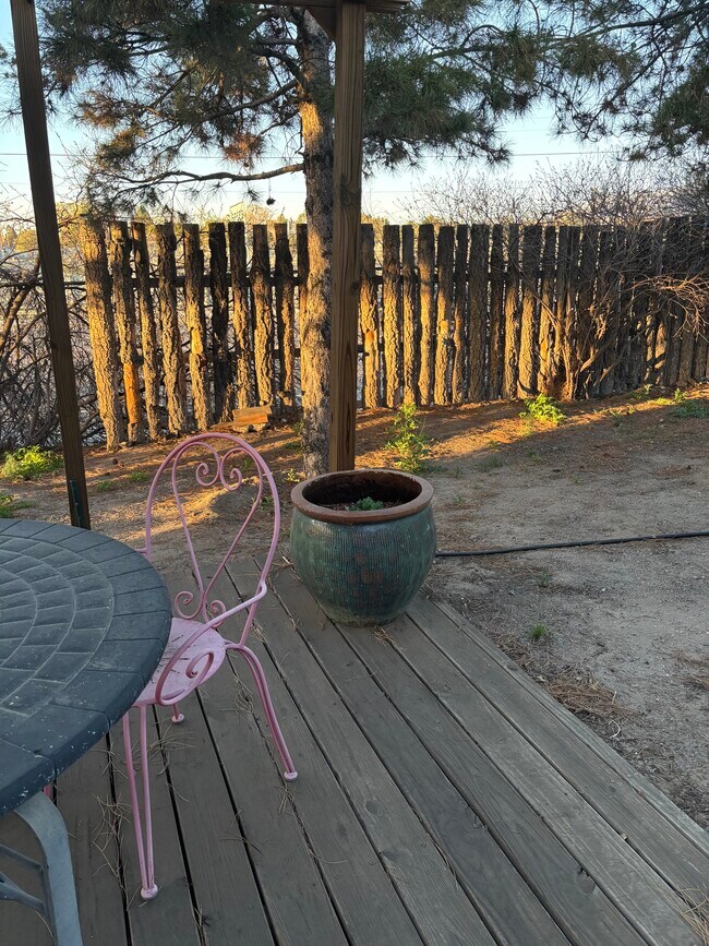 Foto del edificio - 1522 Edith Blvd NE