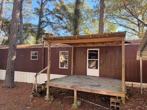 Building Photo - 5542 Whites Ferry Rd