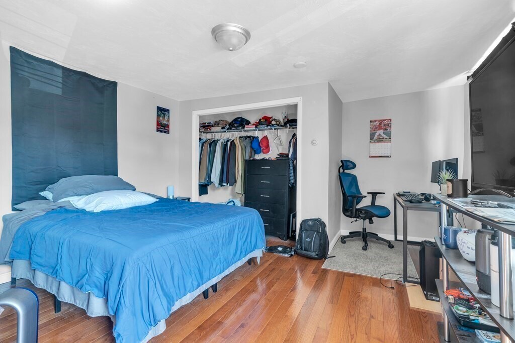 Foto principal - 194 W 5th St