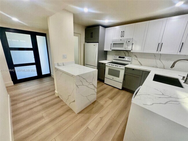 Foto del edificio - 11279 NW 15th Ct