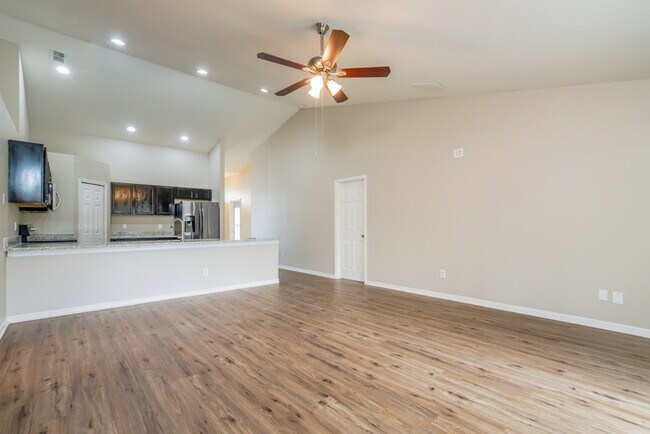 Building Photo - 669 Madrid Dr