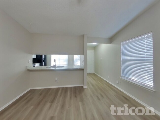 Foto del edificio - 4111 Sunrise Crest Dr