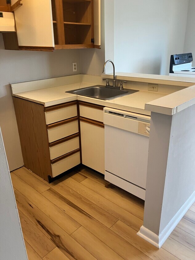 Foto del edificio - 1600 Park Cir