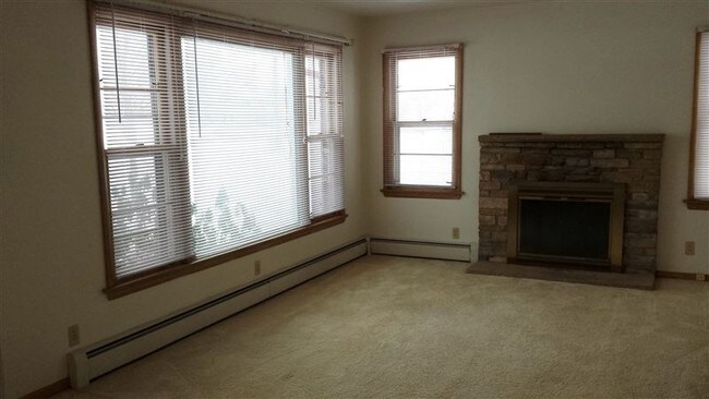 Building Photo - 3 br, 2 bath House - 9637 48th Ave