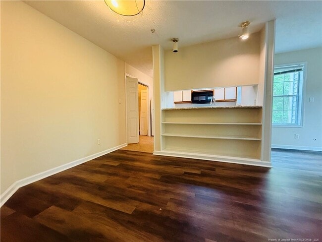 Foto del edificio - 349 Waterdown Dr