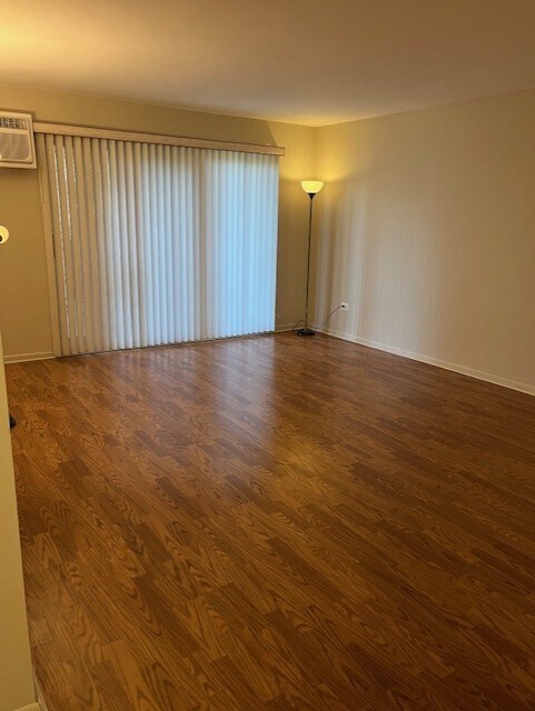 Foto del edificio - 8974 N Western Ave