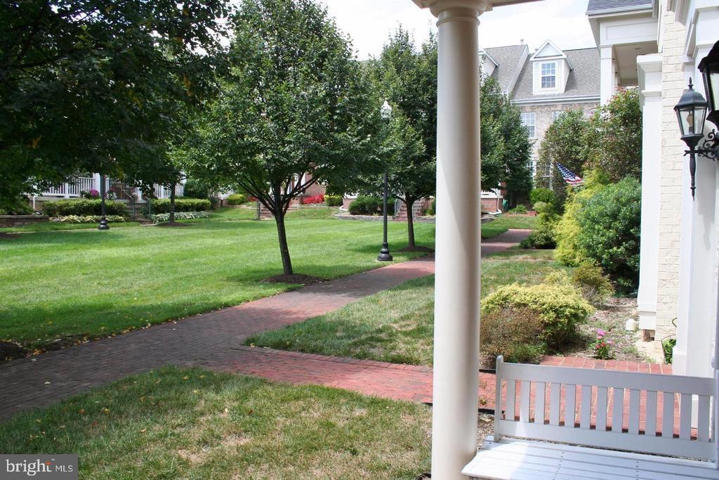 Foto principal - 13800 Custis Square