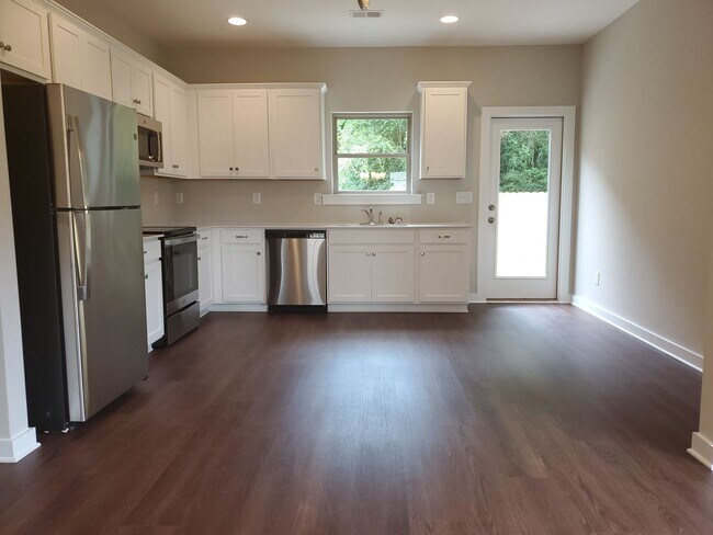 Building Photo - Home for Rent in Clanton, AL.. Available to View Now!!!