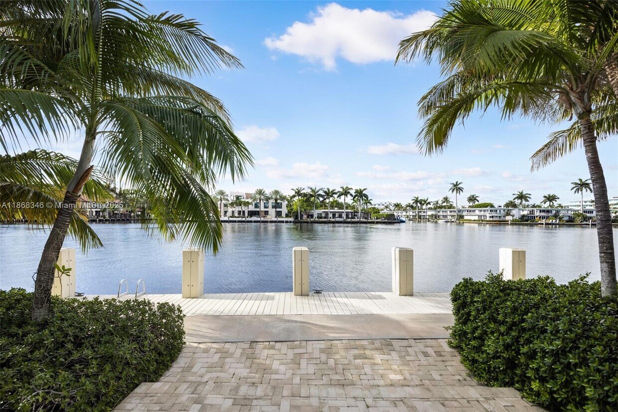 Foto principal - 2000 Sunrise Key Blvd