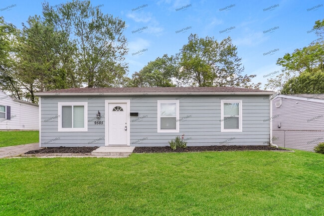 Photo - 9585 Loralinda Dr House