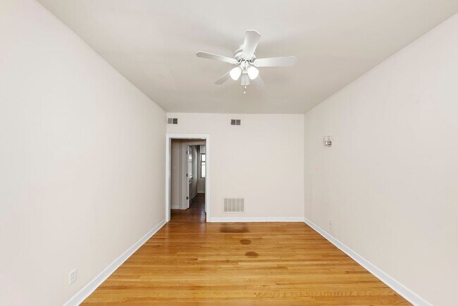 Foto del edificio - 550 W Aldine Ave
