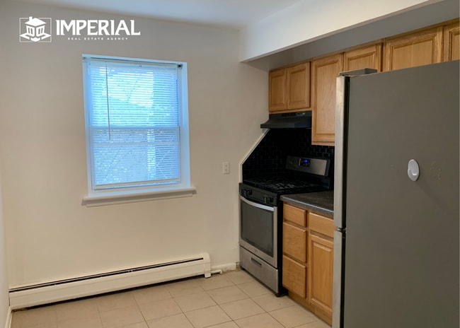 Building Photo - 405 Grove St