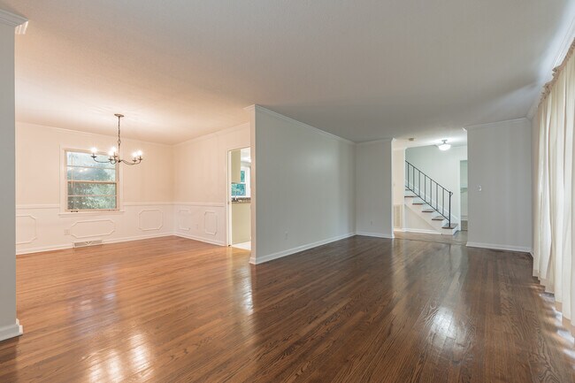 Building Photo - 705 Lily Flagg Rd SE