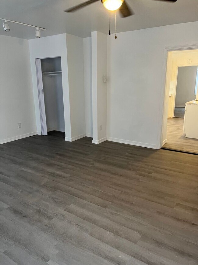 Building Photo - 517 3rd Avenue