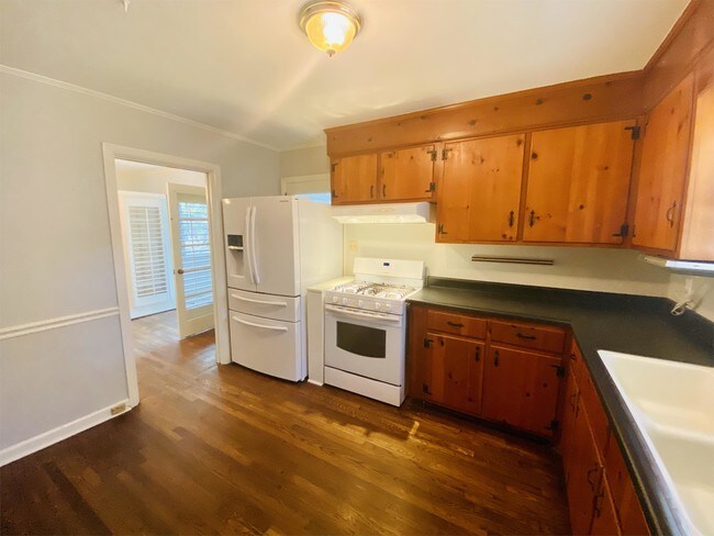 Building Photo - 207 Kensington Dr