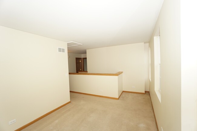 Foto del edificio - 1706 Maple Park Ln