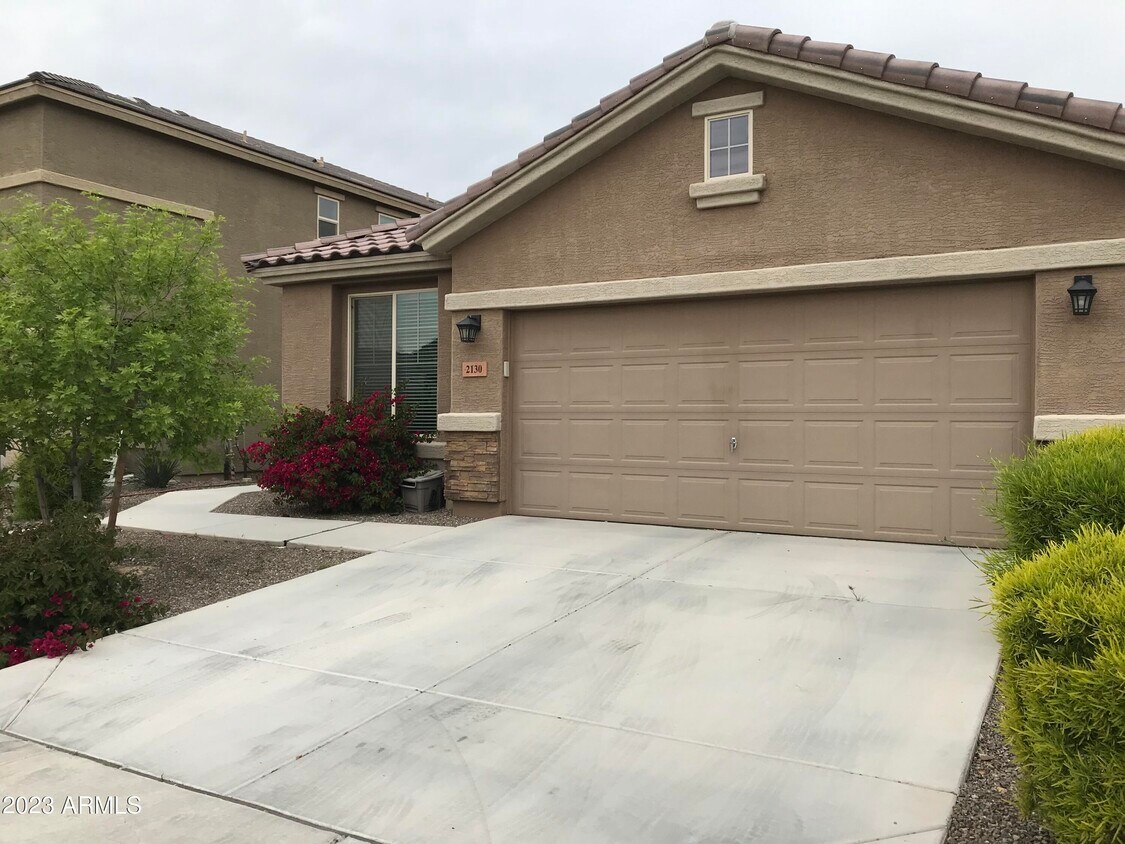 Primary Photo - 2130 E Aire Libre Ave